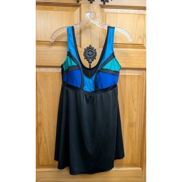 Longitude Other - Longitude Women's 16W Bathing Suit Color Blocked Slimming One Piece Swimsuit